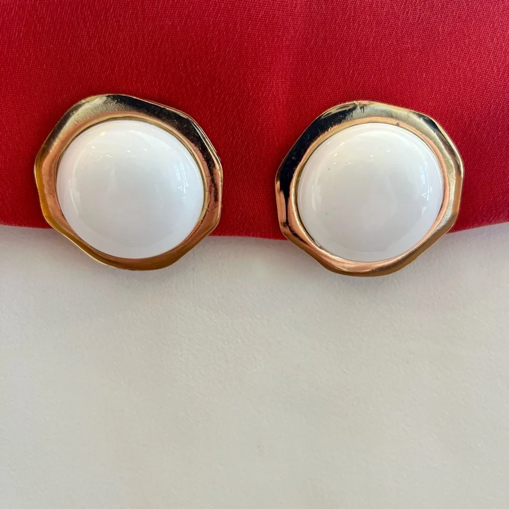 Vintage Carol Dauplaise Earrings - Picture 15 of 16